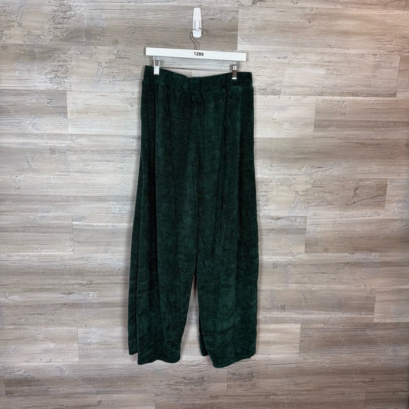 Umgee Forest Green Textured Fabric - Picture 3 of 6